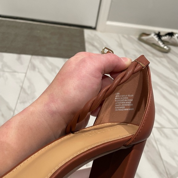 Lori Sandals- NEW never worn -8.5 (JustFab) - Picture 7 of 11